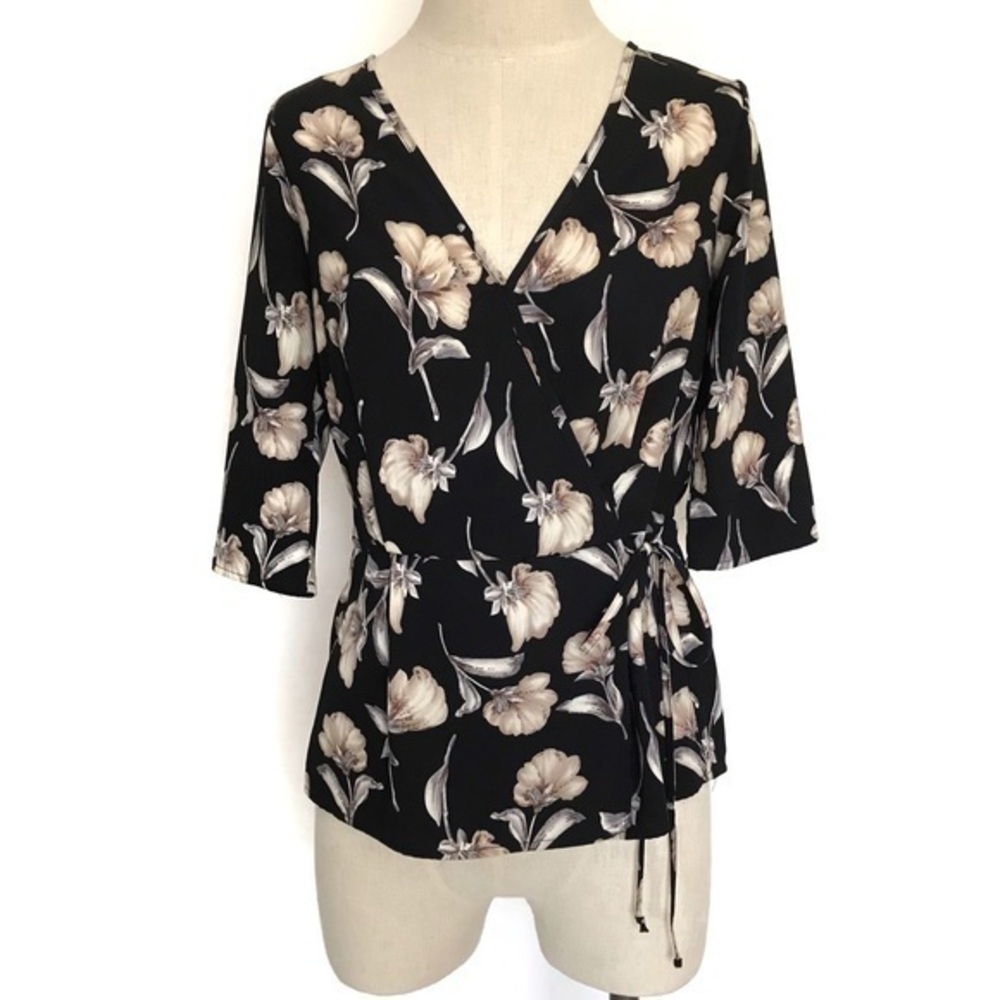 Sienna Sky Black Cream Floral Cross Front Top Size xs